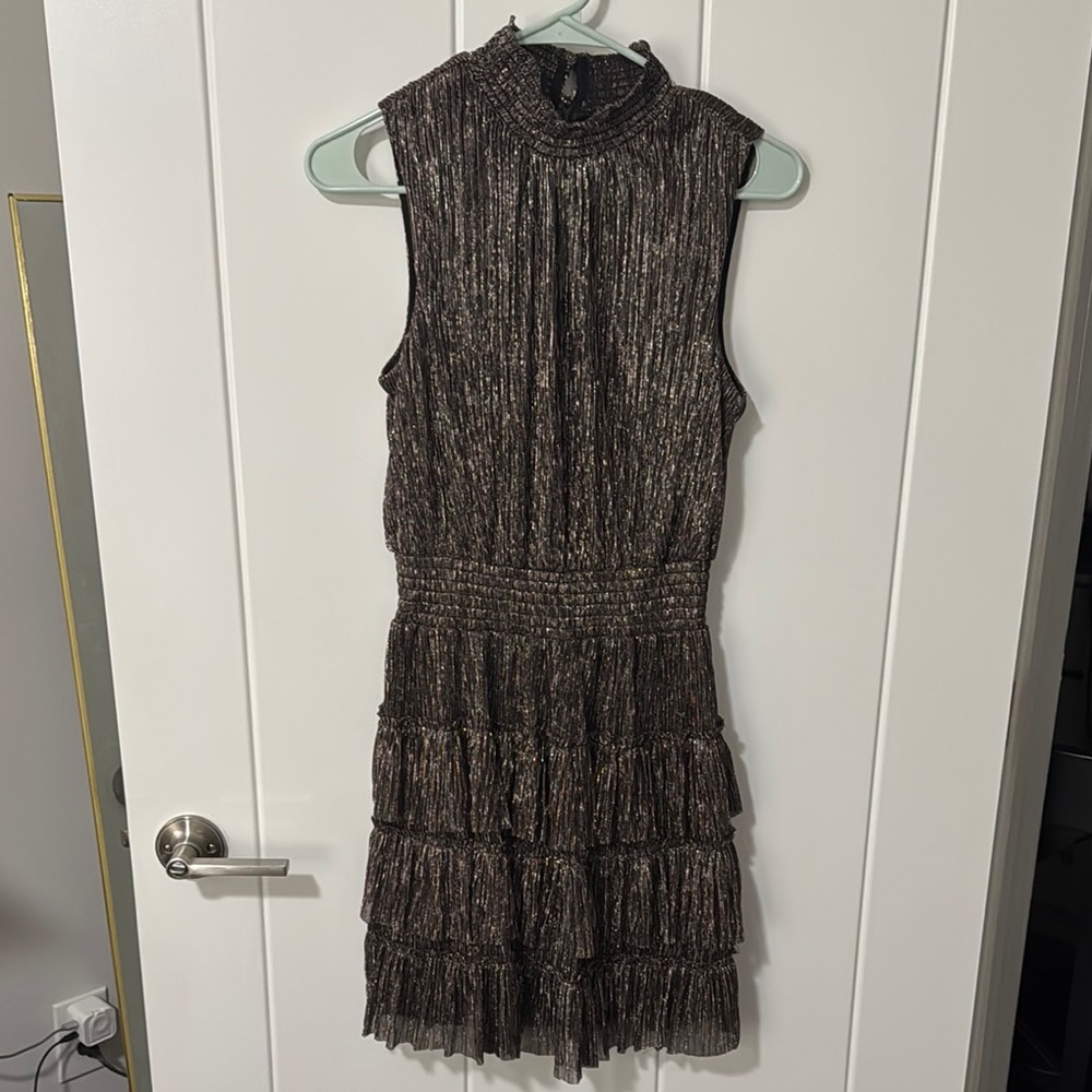 Cute short sleeveless black Dress